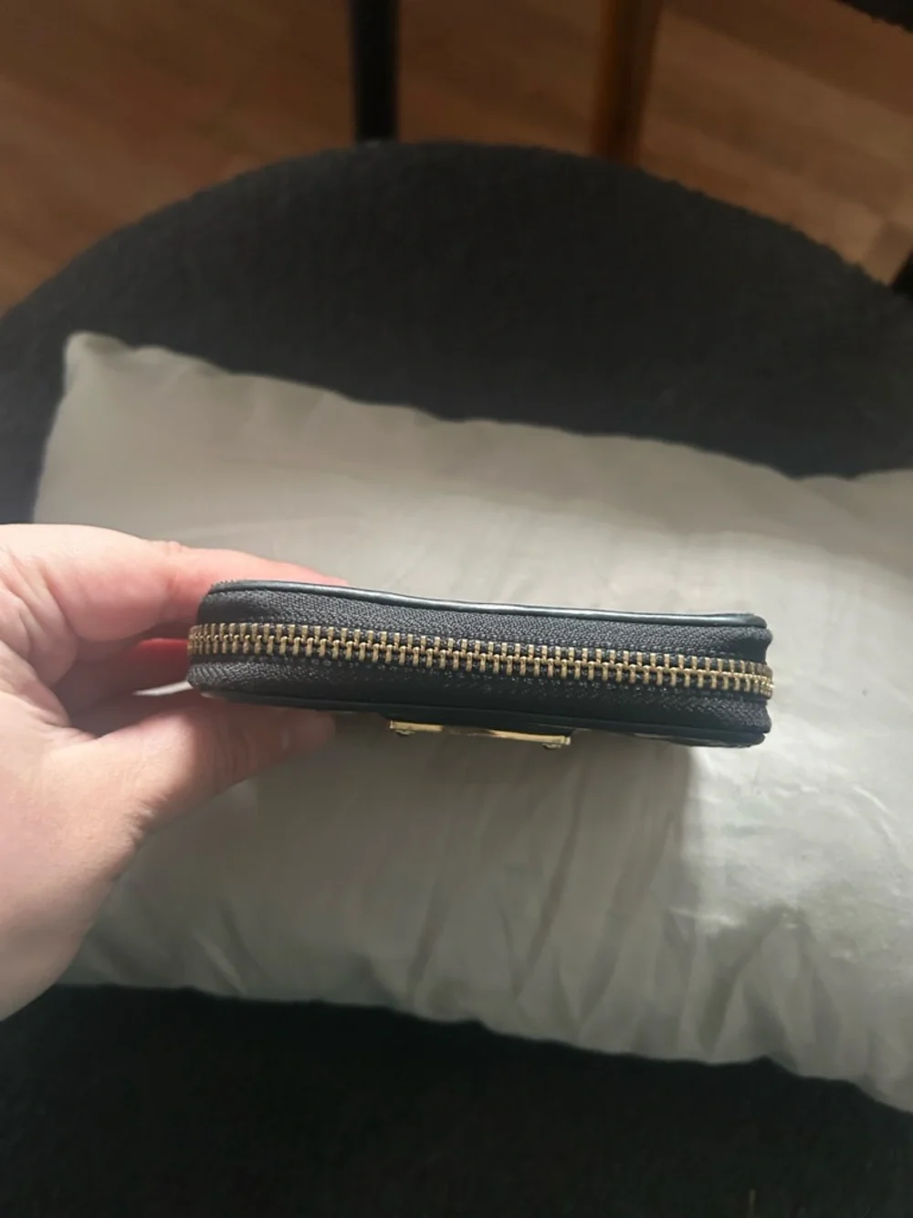 MICHAEL KORS Black and Cream Logo Zip Wallet - Picture 3 of 7